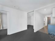 Modern Two Bedroom Apartment in a Prime Docklands Location