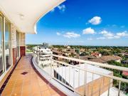Modern Two Bedroom Apartment in Olympia Court