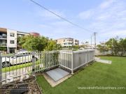 Modern Two Bedroom Apartment in Prime Guildford Location