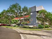 Modern Two Bedroom Apartment in Prime Location