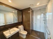 Modern TWO Bedroom Apartment in Prime Mascot Location