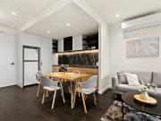 Modern Two Bedroom Apartment with Secure Parking in...