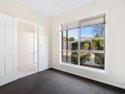 Modern Unit in Boutique Location