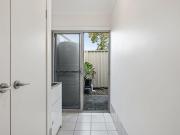 Modern Unit in Prime West Croydon Location