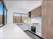 Modern Waterfront Living in the Heart of Hope Island