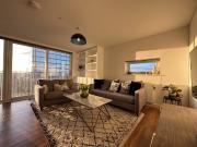 Modern waterside 2 bed apartment