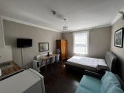 Modern well furnished studio flat Bills included