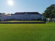 Modern, wonderful luxury apartment with park view,...