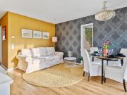 Modern Yellow Suite incl. Whirlpool, Garden, free...