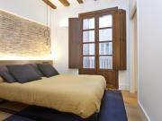 Moderna and airy 2 bedroom flat in Barrio Gótico