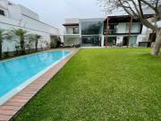 MODERNA CASA 1050M2 *5DORM* PISCINA EN LA PLANICIE LA MOLINA