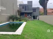 Moderna Casa 6 Amb. en Lote Propio con Piscina Y Garage