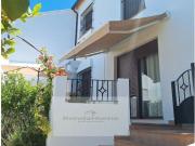 Moderna Casa Adosada con Vistas Panorámicas a Montañas y...