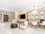 Moderna casa adosada en prestigiosa comunidad junto al golf