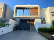 MODERNA CASA AMUEBLADA EN RENTA, JARDIN REAL, ZAPOPAN