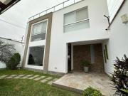 MODERNA CASA CON ACABADOS A1 Y PRECIOSA VISTA AL MAR Y...