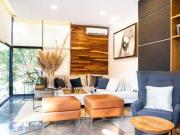 MODERNA CASA CON ALBERCA