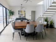 MODERNA CASA CON ALBERCA Y RECAMARA EN PLANTA BAJA EN...