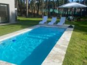 MODERNA CASA CON PILETA BARRIO ALAMOS PINAMAR MODERNA CASA CON PILETA BARRIO ALAMOS PINAMAR