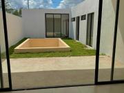 Moderna casa de 1 planta, de 3 recámaras, alberca, en...