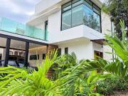 Moderna casa de 4 hab y Alberca en Residencial Via...