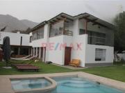 Moderna Casa De Campo/ Chosica