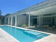 Moderna casa de Hormigon en Country club Los Cardales