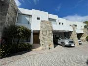 Moderna casa de renta en San Patricio