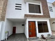 MODERNA CASA DE VENTA DENTRO DE CONDOMINIO, Sector...