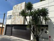 MODERNA CASA DENTRO DE EXCLUSIVO FRACCIONAMIENTO EN ZONA...