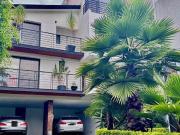 MODERNA CASA EN JARDÍNES EN LA MONTAÑA