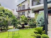 MODERNA CASA EN JARDÍNES EN LA MONTAÑA