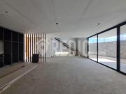 Moderna casa en Lomas del Campanario Norte con 4 hab