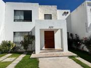 Moderna casa en renta Cumbres Del Lago, Querétaro