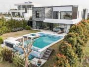 Casa en venta amoblada y equipada al lago Barrio Costas...