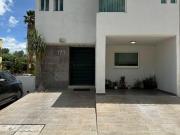 Moderna Casa en Venta Bosques del Campestre