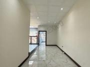 MODERNA CASA EN VENTA CON ACABADOS DE LUJO, DE 5...