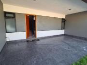 Moderna casa en venta con sala doble altura