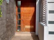 MODERNA CASA EN VENTA EN EL REFUGIO