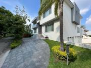 MODERNA CASA EN VENTA EN PUERTA DE HIERRO