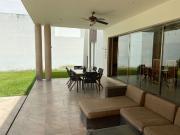Moderna casa en venta en San Antonio Cucul, Mérida
