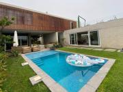 Moderna casa en venta frente al mar en La Encantada de...