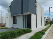 Moderna Casa en Venta Santa Barbara en esquina