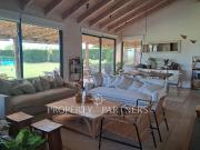 Moderna casa familiar en arriendo en condominio cercano...