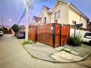 Moderna Casa Familiar en Venta en Buin