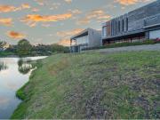 Moderna Casa frente al lago en Altozano, Querétaro