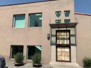 Moderna Casa lista para entrar Calle cerrada con vigilancia