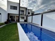 Moderna casa nueva con alberca en Fracc. Brisas Temixco...
