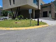 Moderna Casa Nueva en Venta en La Herradura