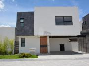 Moderna casa nueva en venta en Metepec con amenidad Externa